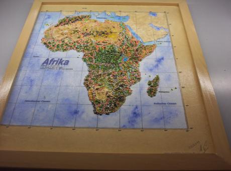 \Afrika\ Handmodelliertes Reliefbild  - Ottmar Gebhardt - Array auf  - Array - 